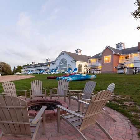Baymont By Wyndham St. Ignace Lakefront Exteriér fotografie