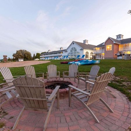 Baymont By Wyndham St. Ignace Lakefront Exteriér fotografie