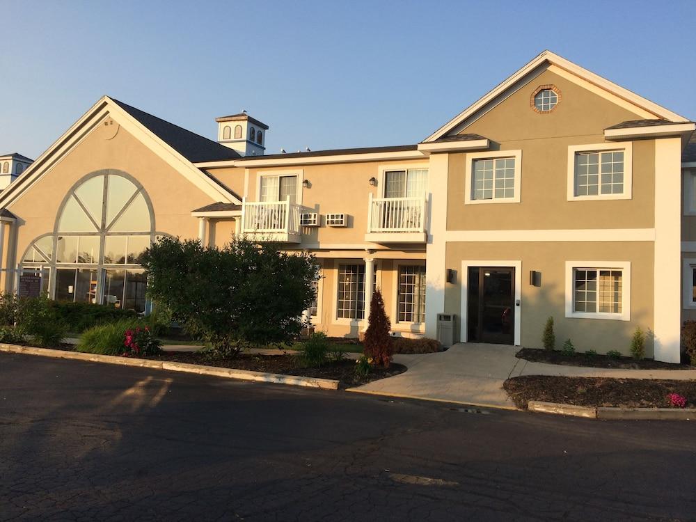 Baymont By Wyndham St. Ignace Lakefront Exteriér fotografie