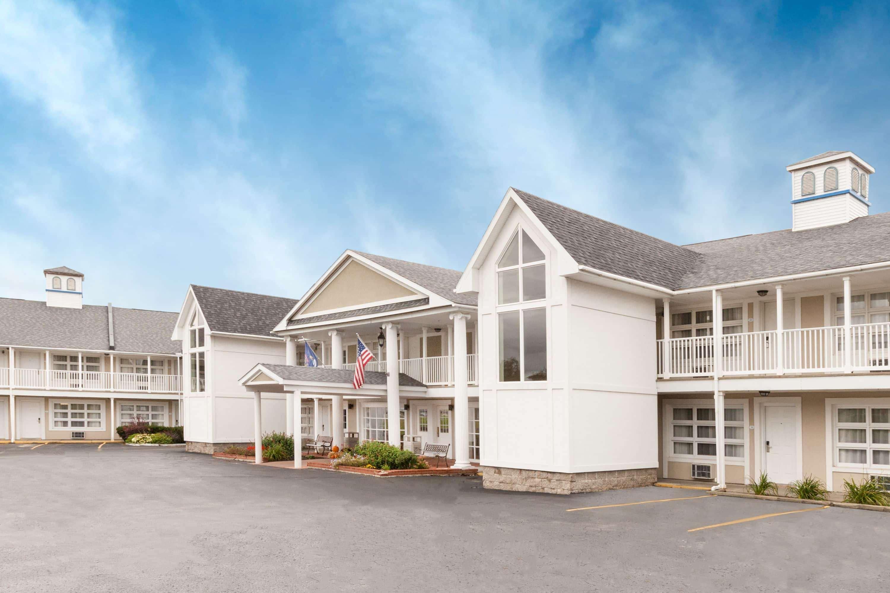 Baymont By Wyndham St. Ignace Lakefront Exteriér fotografie