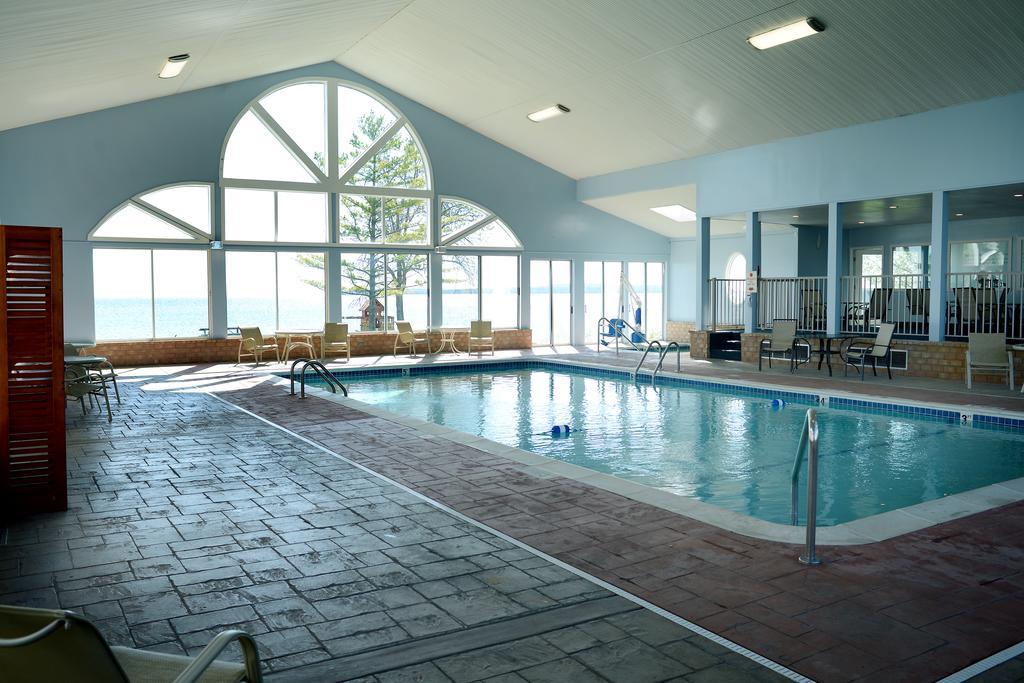 Baymont By Wyndham St. Ignace Lakefront Exteriér fotografie