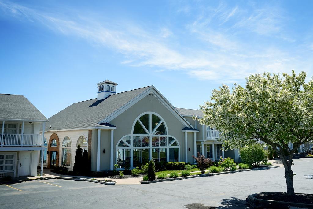 Baymont By Wyndham St. Ignace Lakefront Exteriér fotografie