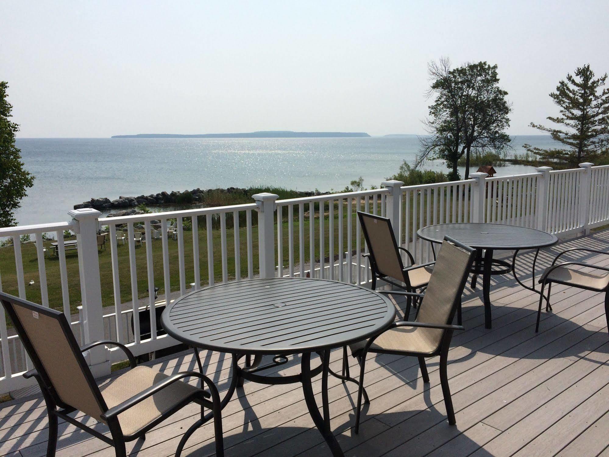 Baymont By Wyndham St. Ignace Lakefront Exteriér fotografie