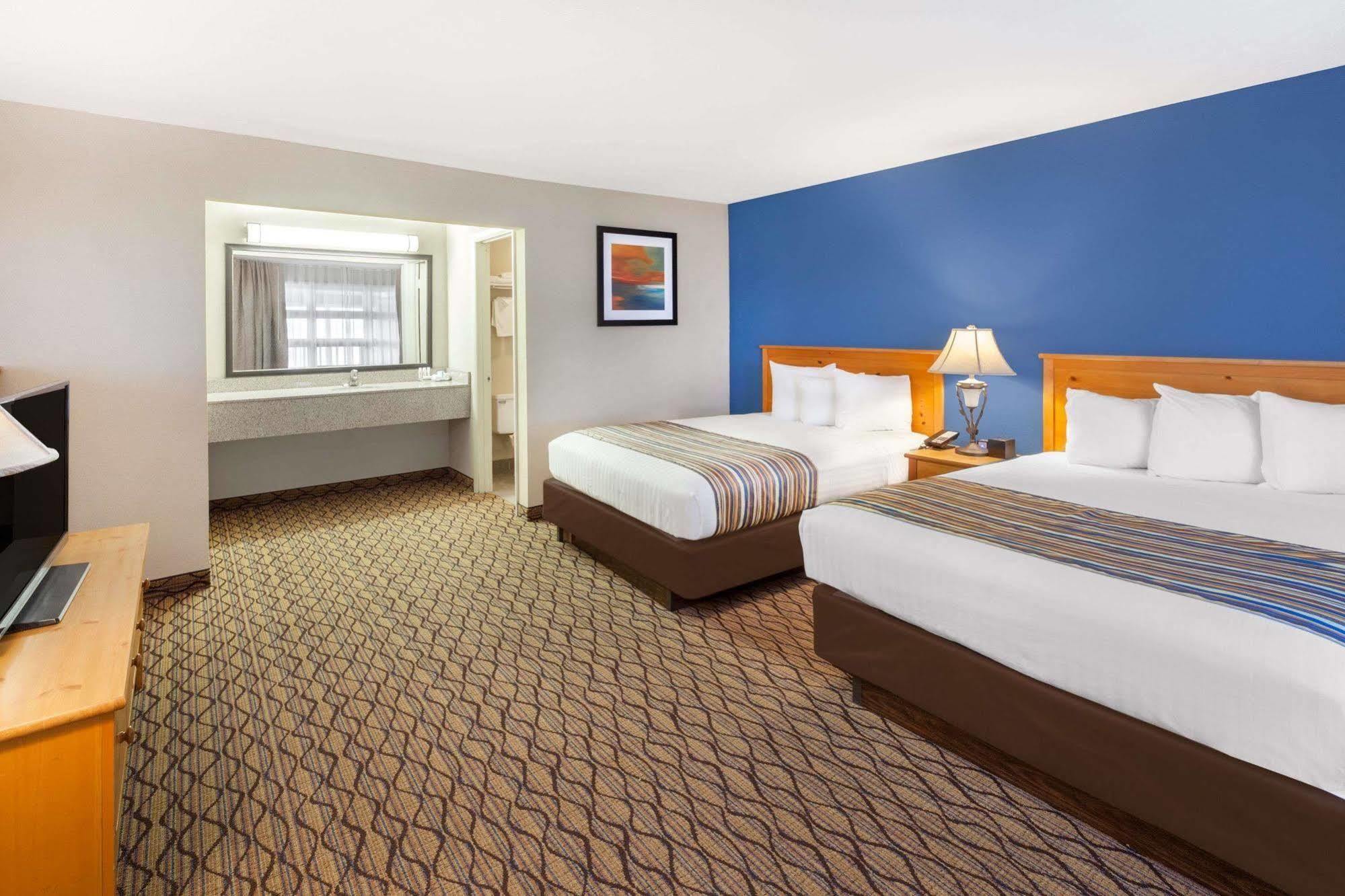 Baymont By Wyndham St. Ignace Lakefront Exteriér fotografie