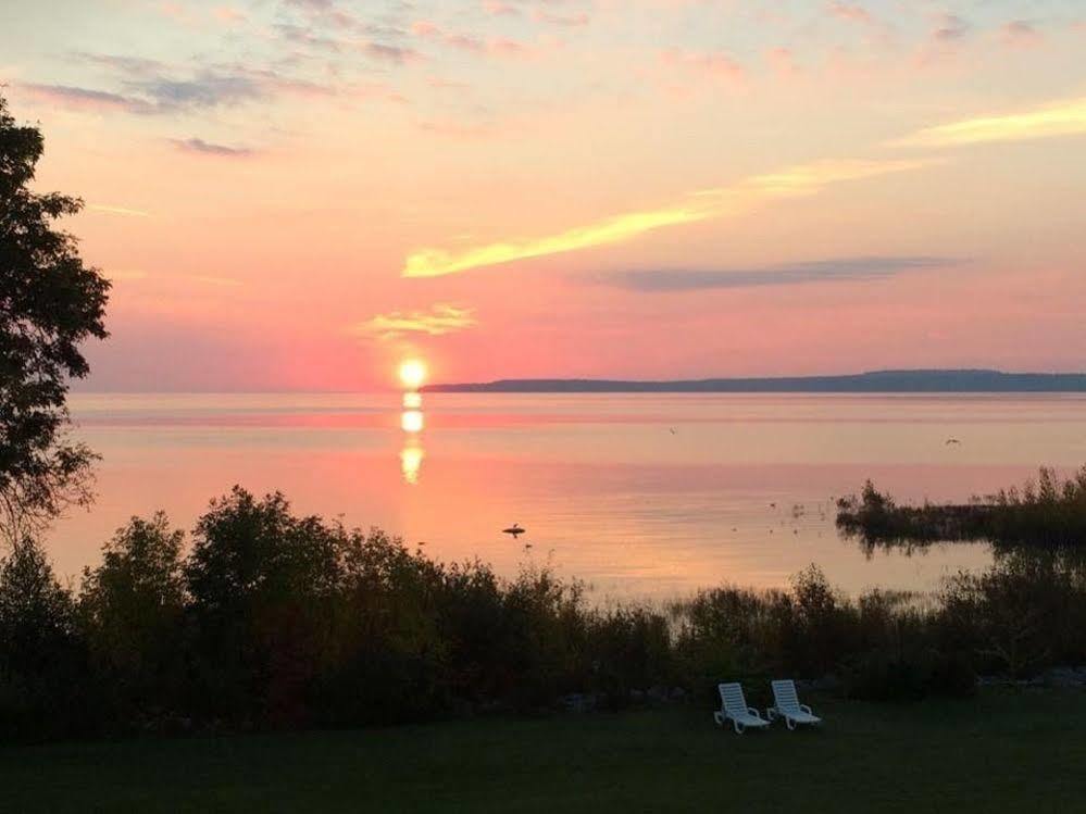 Baymont By Wyndham St. Ignace Lakefront Exteriér fotografie